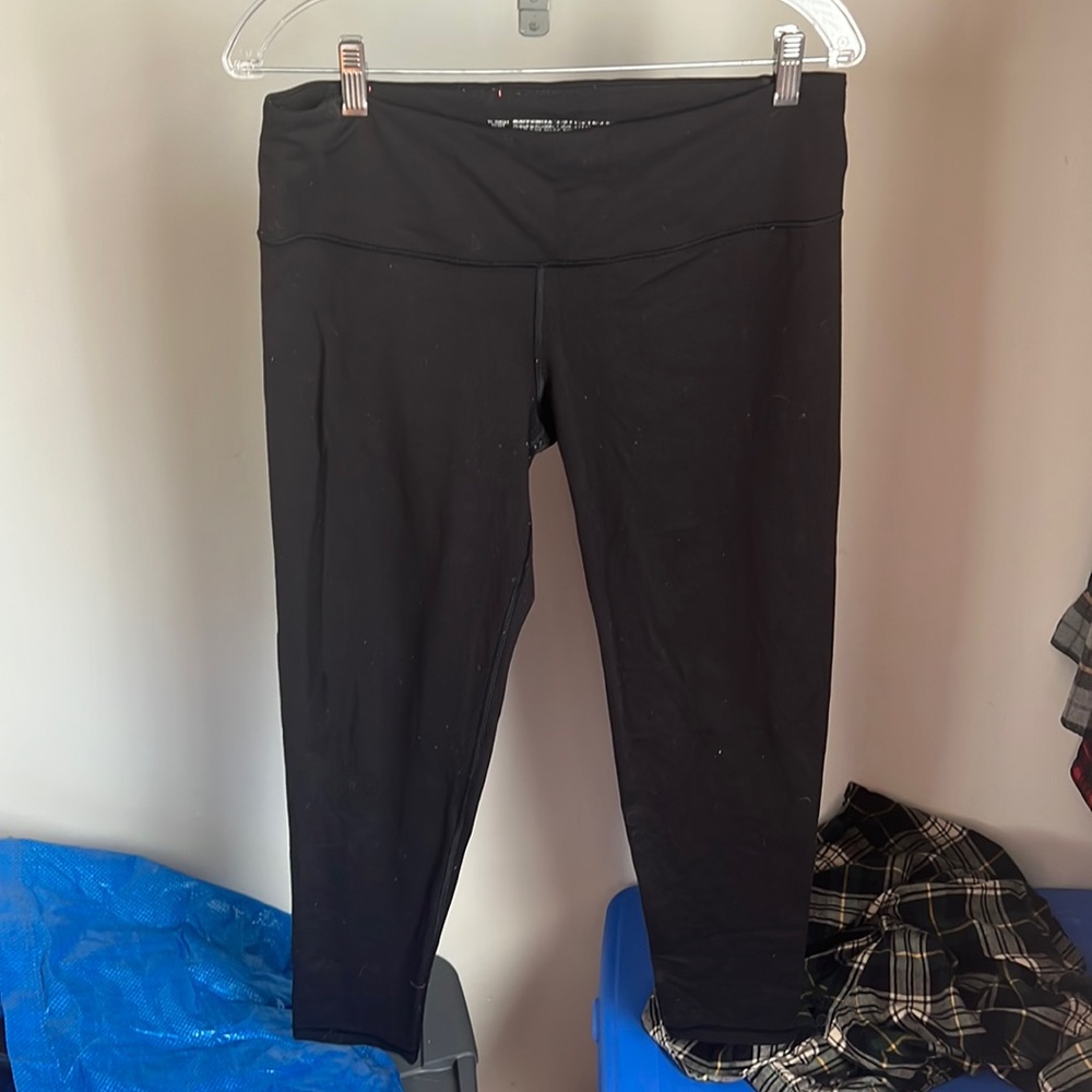 Victoria’s Secret Knockout Leggings, cropped!